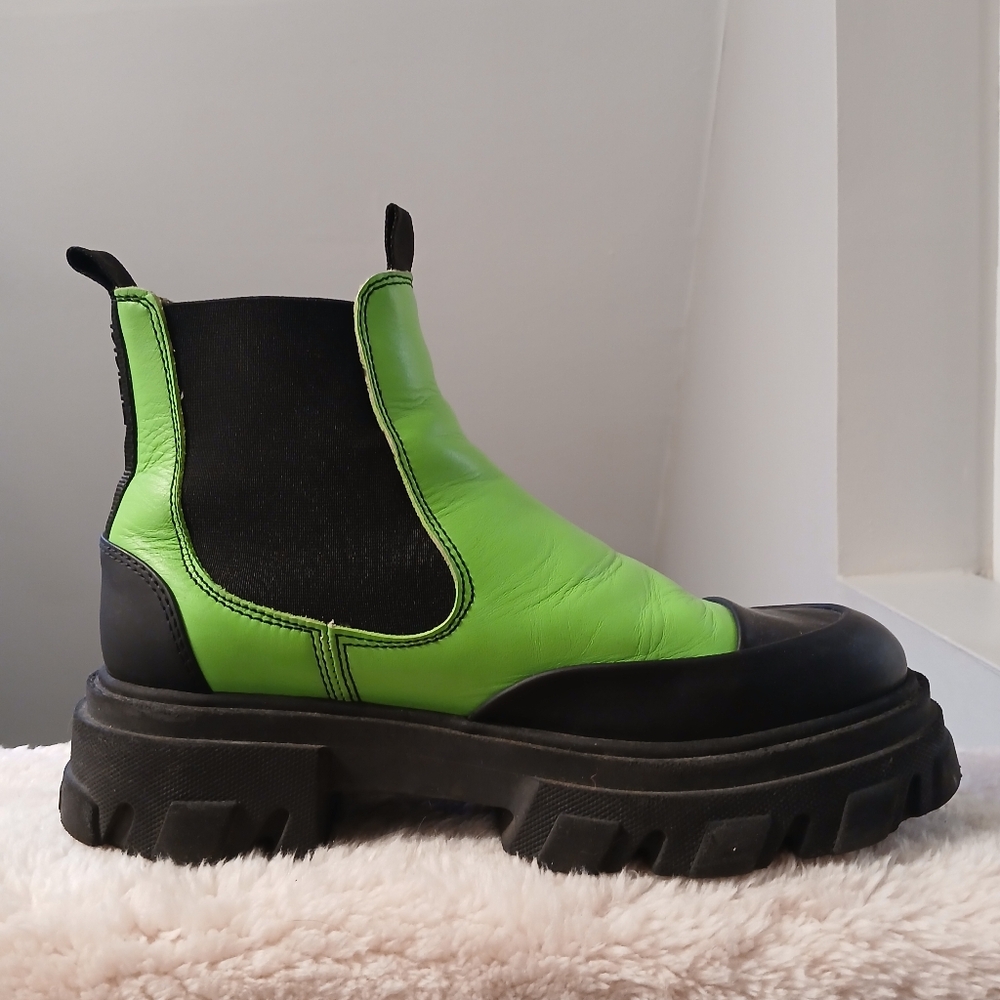 Green and Black Chunky Chelsea Boots